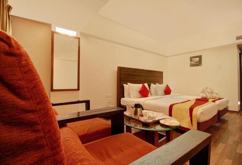 이그제큐티브 룸, Monarch Luxur Infantry Road