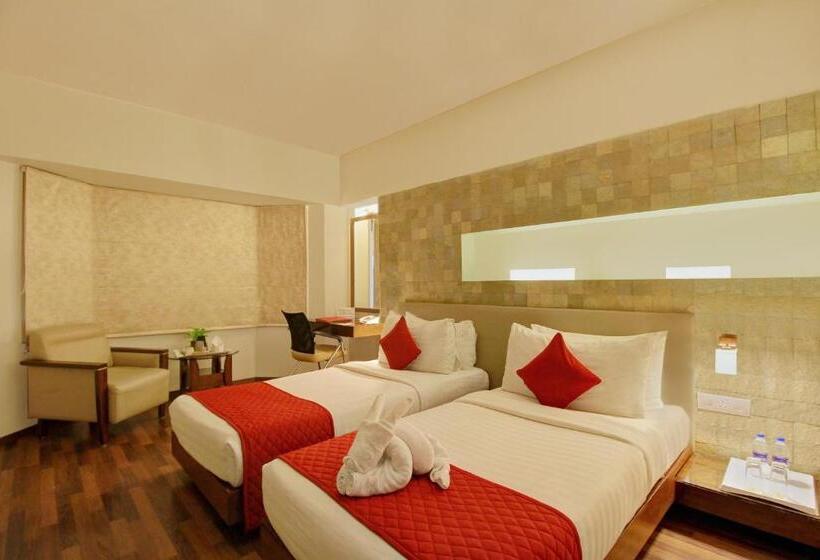 이그제큐티브 룸, Monarch Luxur Infantry Road