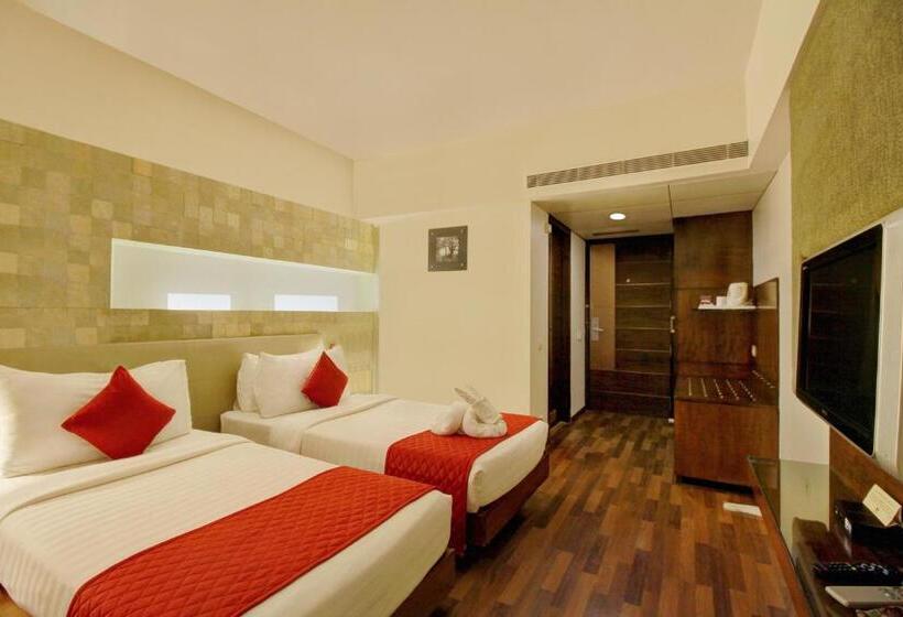 이그제큐티브 룸, Monarch Luxur Infantry Road