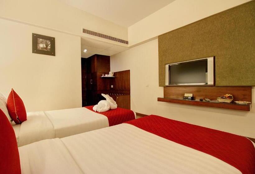 이그제큐티브 룸, Monarch Luxur Infantry Road