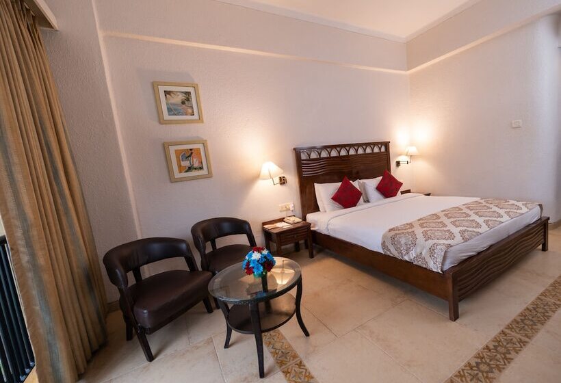 디럭스 룸, Neelams The Grand