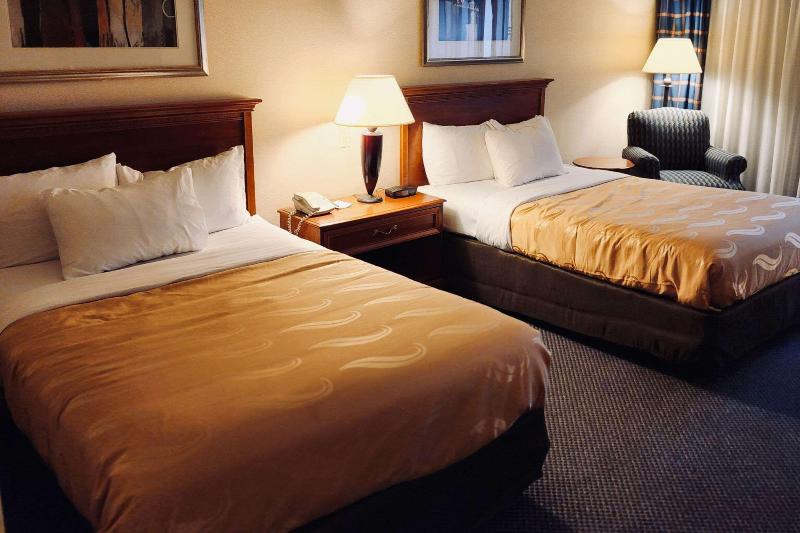 디럭스 룸, Neelams The Grand