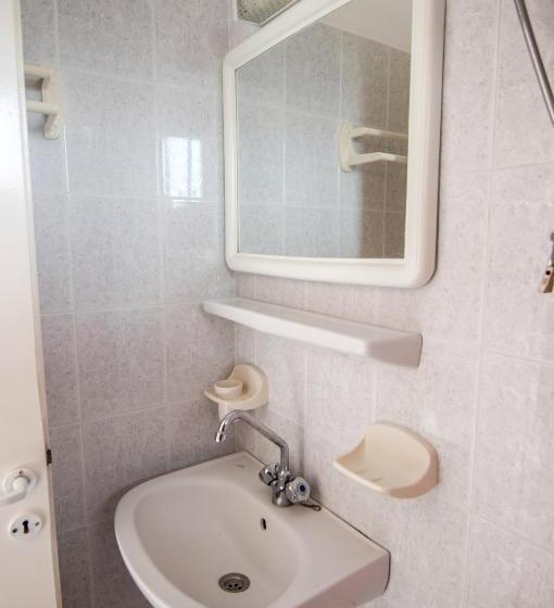 스탠다드 트리플 룸, Paradise Studios