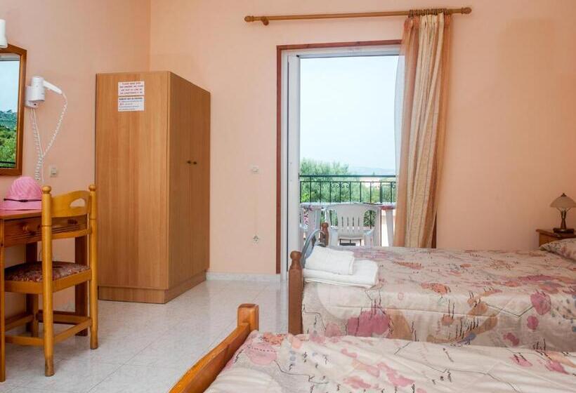 스탠다드 트리플 룸, Paradise Studios