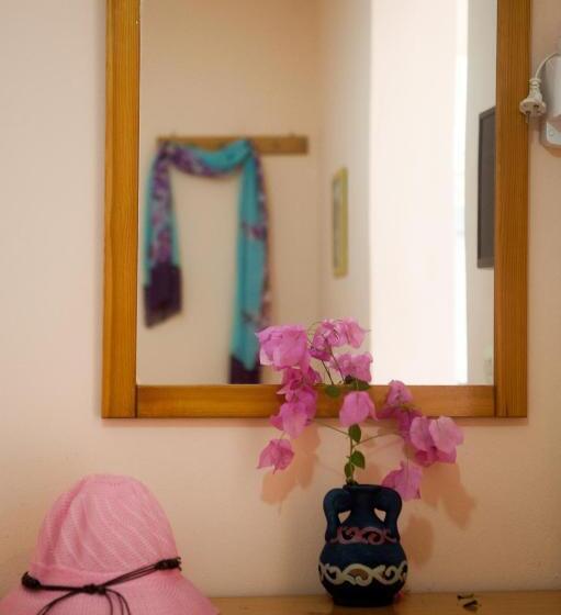 스탠다드 룸, Paradise Studios