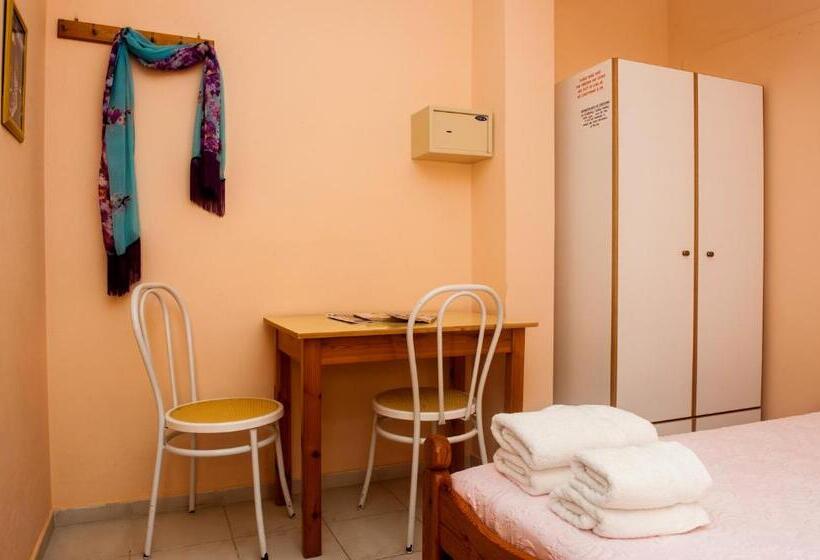 스탠다드 룸, Paradise Studios