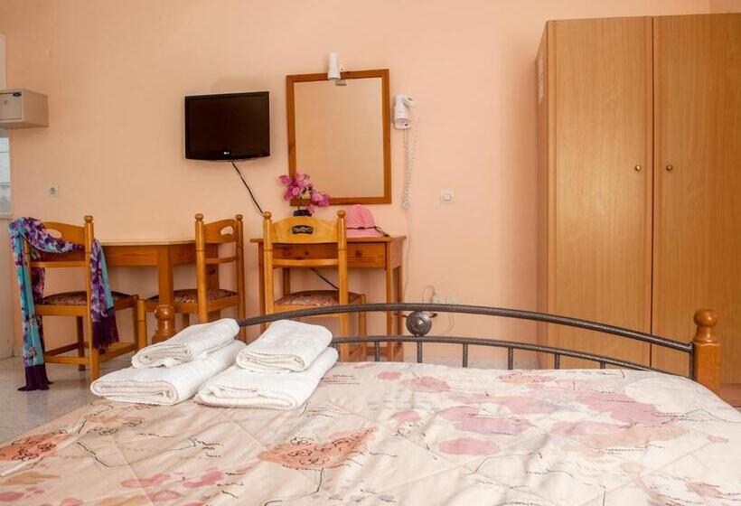 스탠다드 트리플 룸, Paradise Studios