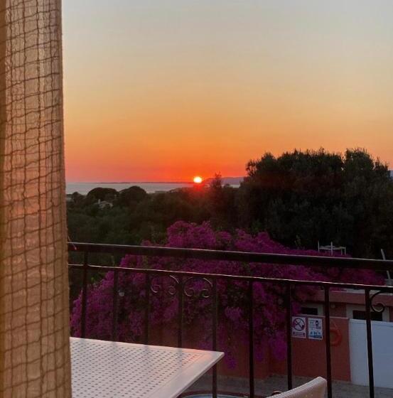 스탠다드 트리플 룸, Paradise Studios