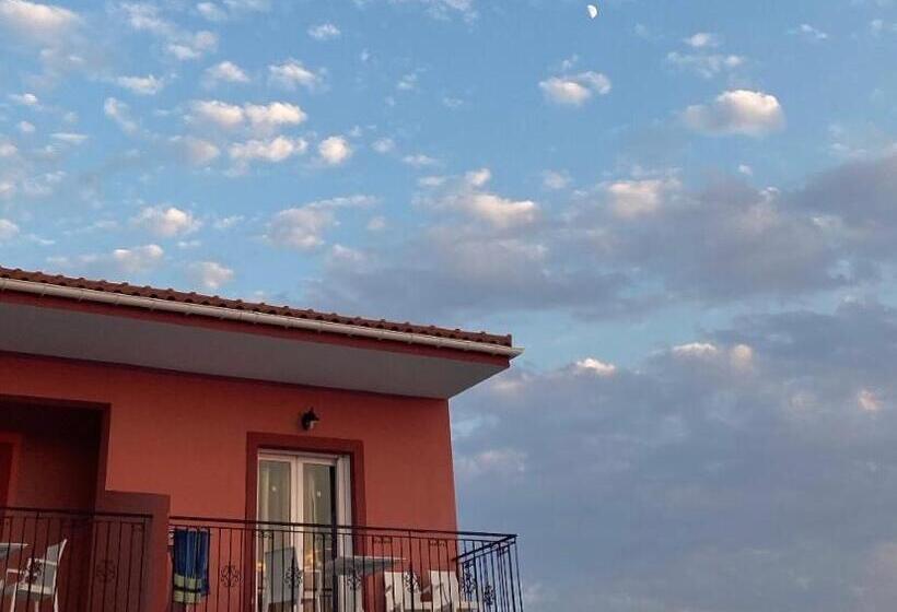 스탠다드 트리플 룸, Paradise Studios