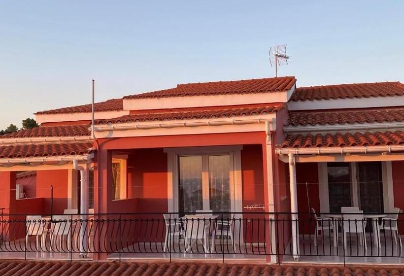 패밀리 룸, Paradise Studios