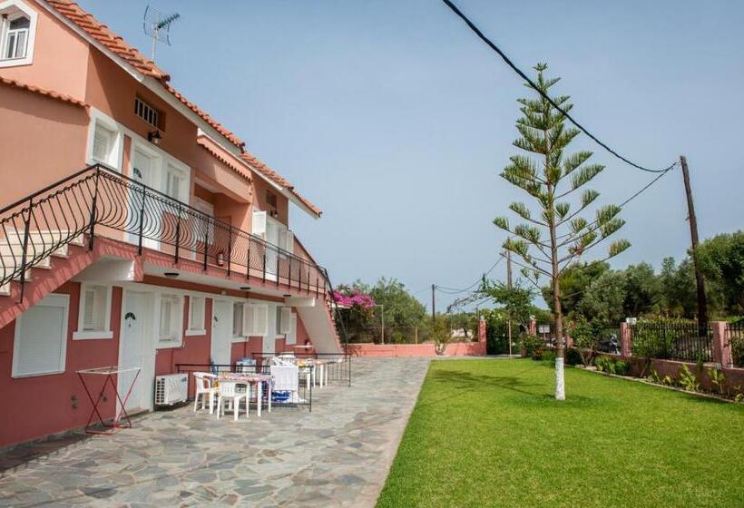 스탠다드 룸, Paradise Studios