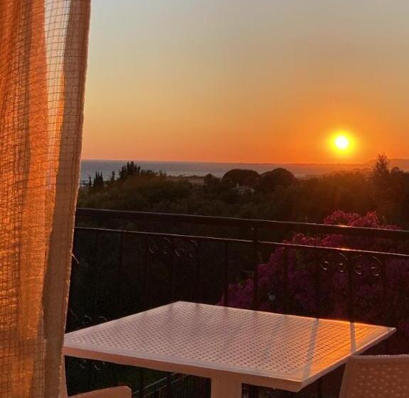 스탠다드 트리플 룸, Paradise Studios