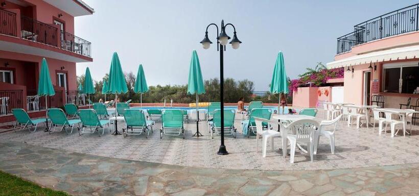 스탠다드 트리플 룸, Paradise Studios