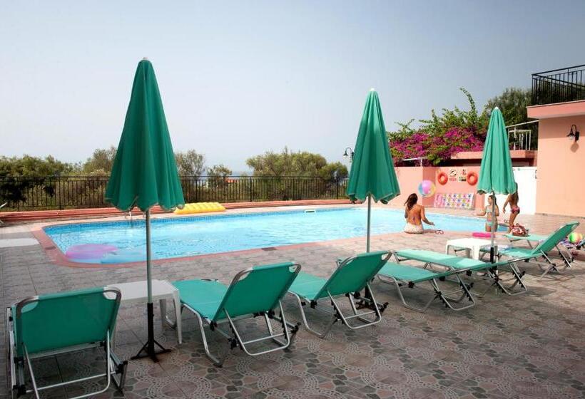 패밀리 룸, Paradise Studios