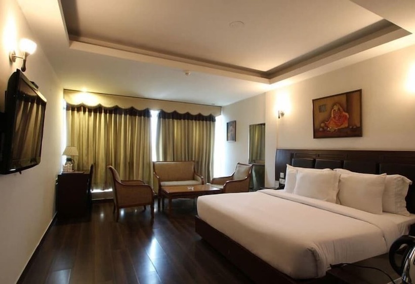 クラブルーム, Saptagiri