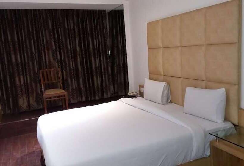 غرفة كلوب, Saptagiri