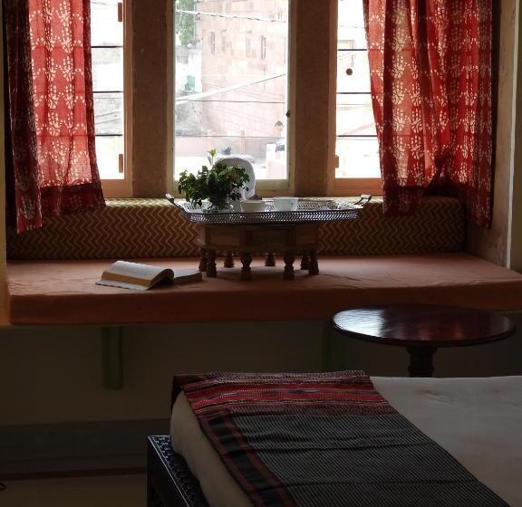 חדר סופריור, The Stepwell