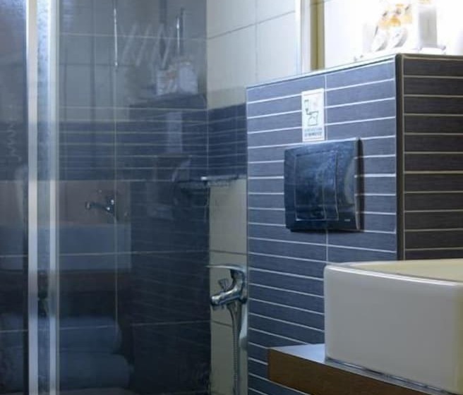 标准工作室, Minos Village