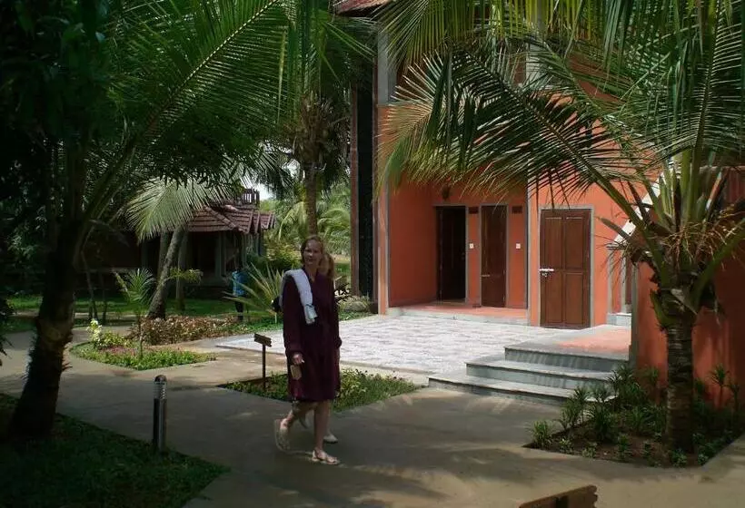 キャビン, Poovar Island Resort
