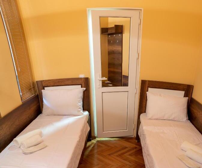 اتاق استاندارد, Bani