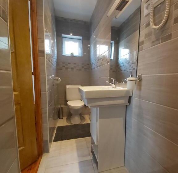 غرفة قياسية رباعية مطلة على الحديقة, Fenyőfa Vendégház