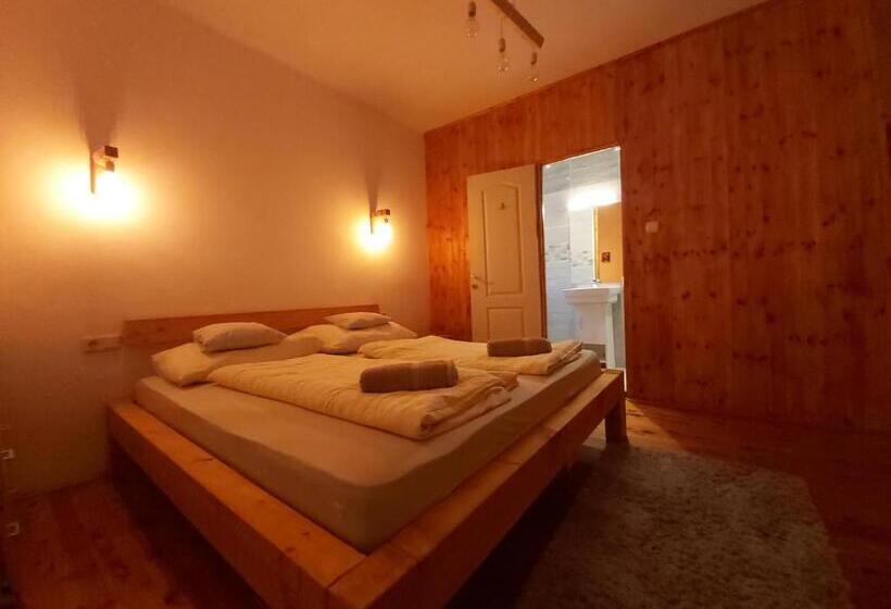 غرفة قياسية رباعية مطلة على الحديقة, Fenyőfa Vendégház