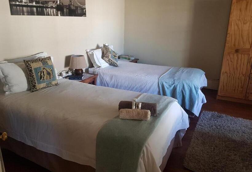 חדר קומפורט לשלושה, Karoo Manor Guesthouse And Restaurant