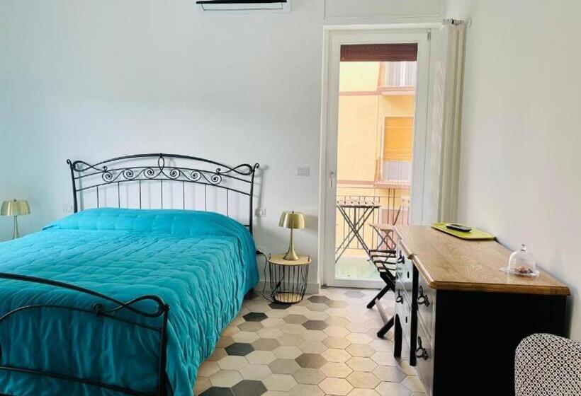 اتاق لوکس, Chiesa Russa