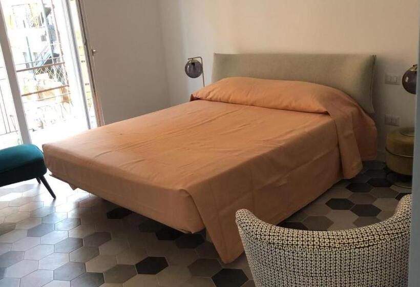 اتاق استاندارد با تخت بزرگ, Chiesa Russa