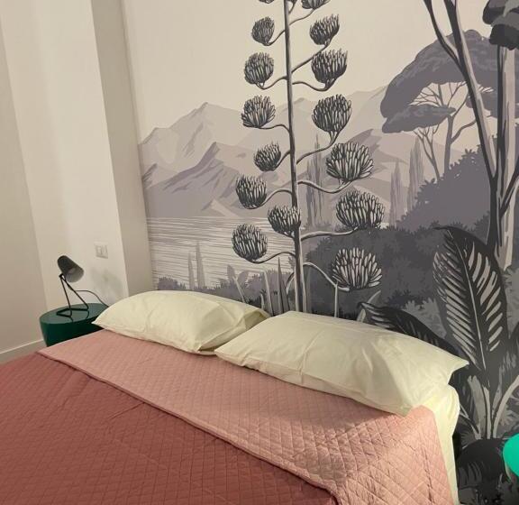 اتاق استاندارد چهار تخته, Chiesa Russa