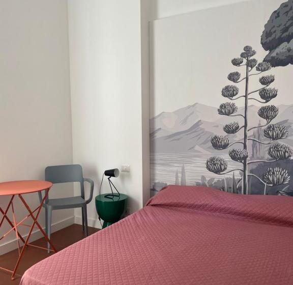 اتاق استاندارد چهار تخته, Chiesa Russa