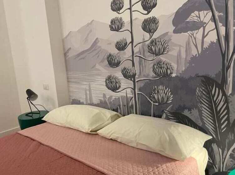 اتاق استاندارد چهار تخته, Chiesa Russa