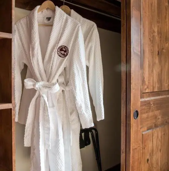 اتاق سوپریور, Clear Creek Inn