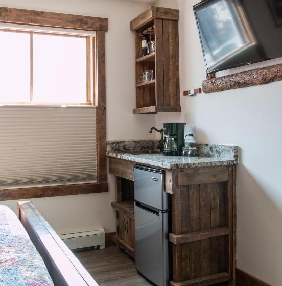 اتاق استاندارد, Clear Creek Inn