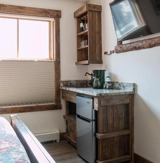 اتاق استاندارد, Clear Creek Inn