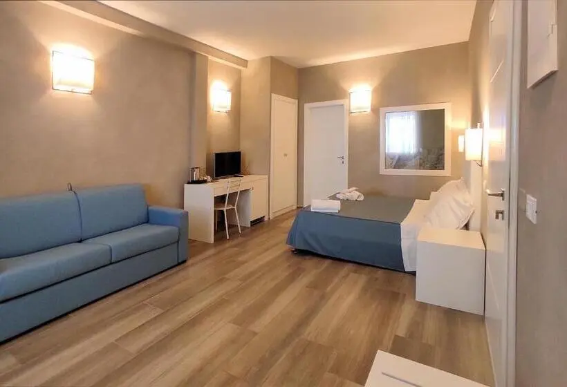 スタンダード４人部屋, Cecina Beach