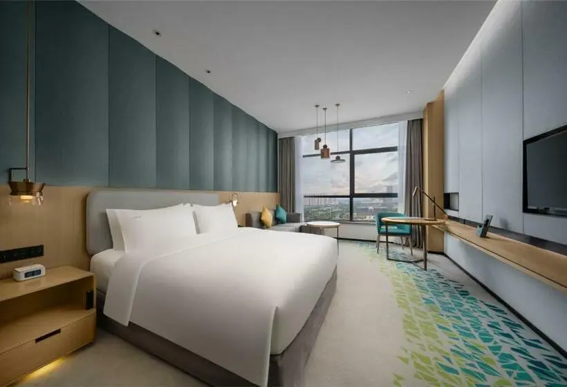 キングサイズベッドのスタンダードルーム, Holiday Inn Fuyang, An Ihg