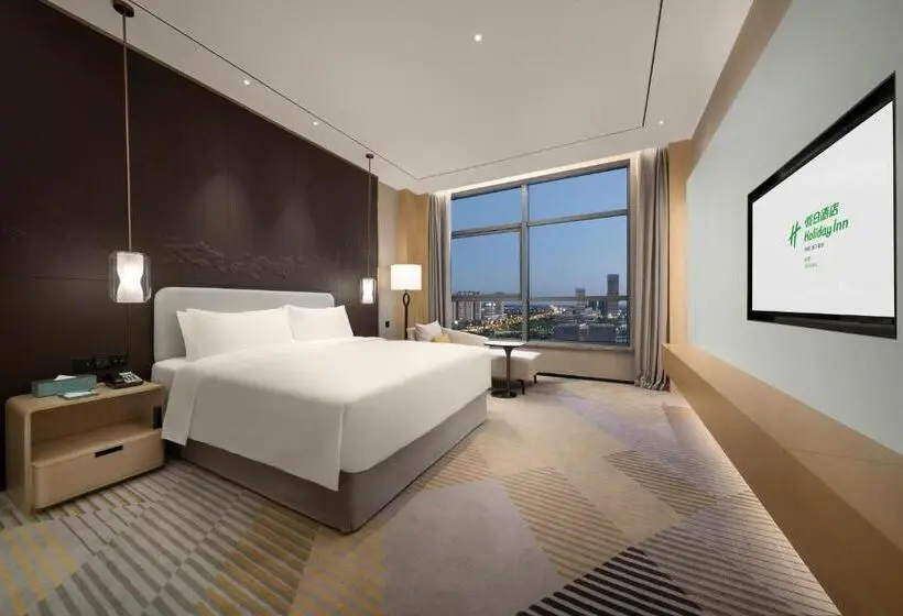 キングサイズベッドのスイートルーム, Holiday Inn Fuyang, An Ihg