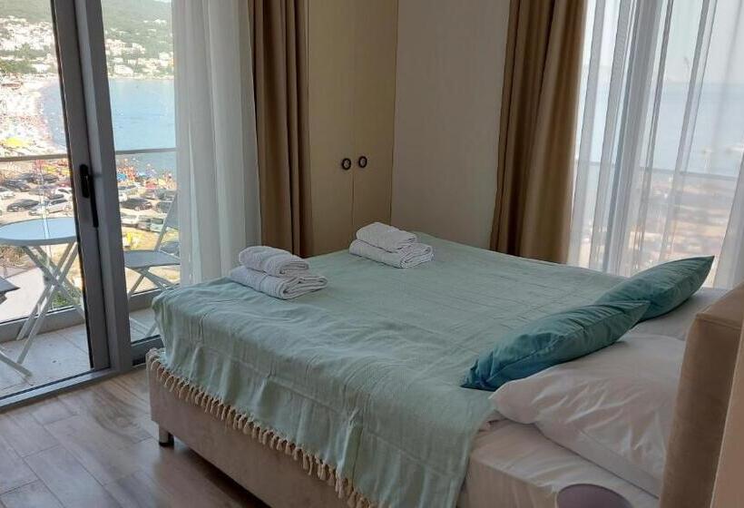 Chambre Deluxe, Kaligrosh