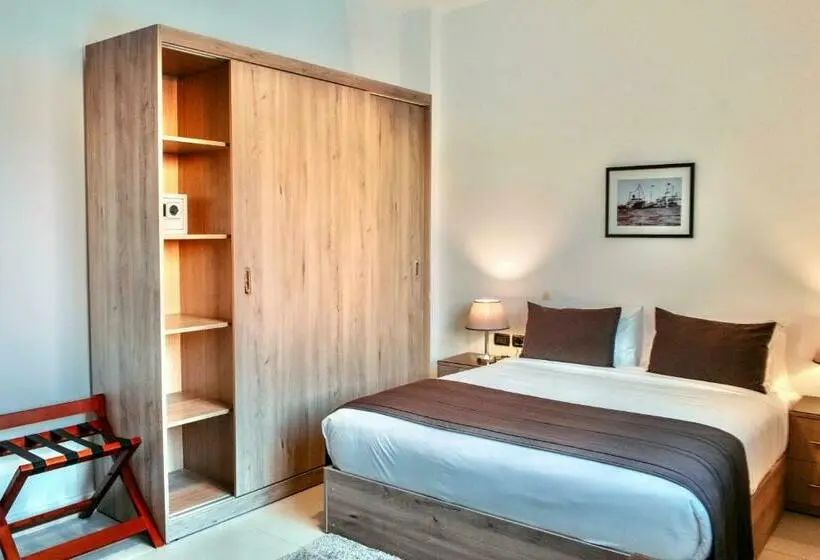 اتاق لوکس با تخت بزرگ, Palma