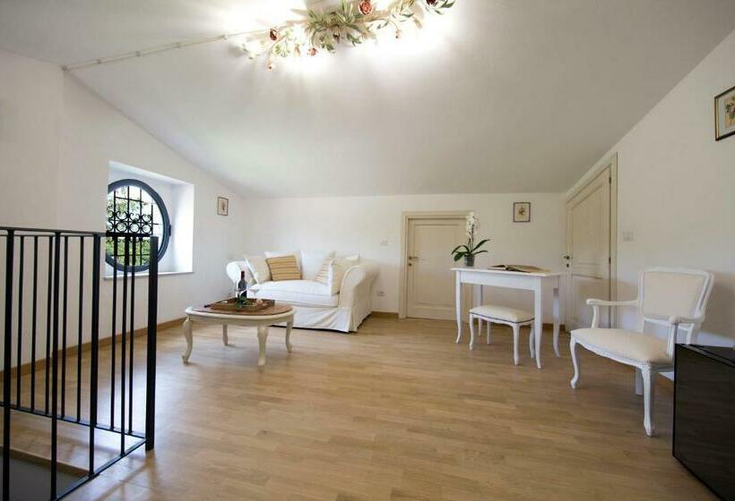 Люкс Вид на Сад, Podere Le Volte Country House La Mita