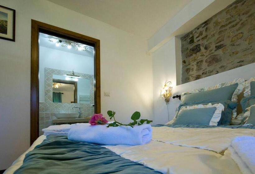 Люкс Вид на Сад, Podere Le Volte Country House La Mita