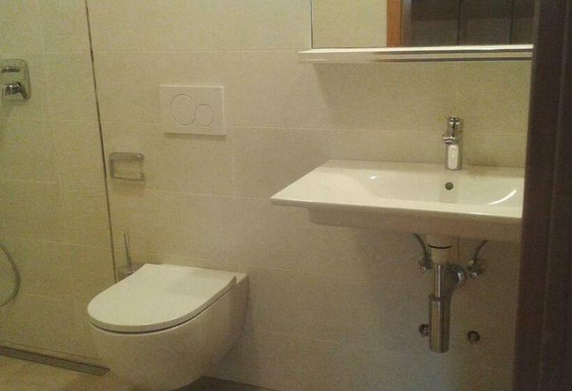 家庭间, Thomaserhof