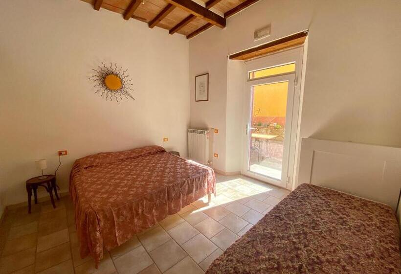 اتاق استاندارد اینتریور, B&b La Fucinaia Pet Friendly Adults Only