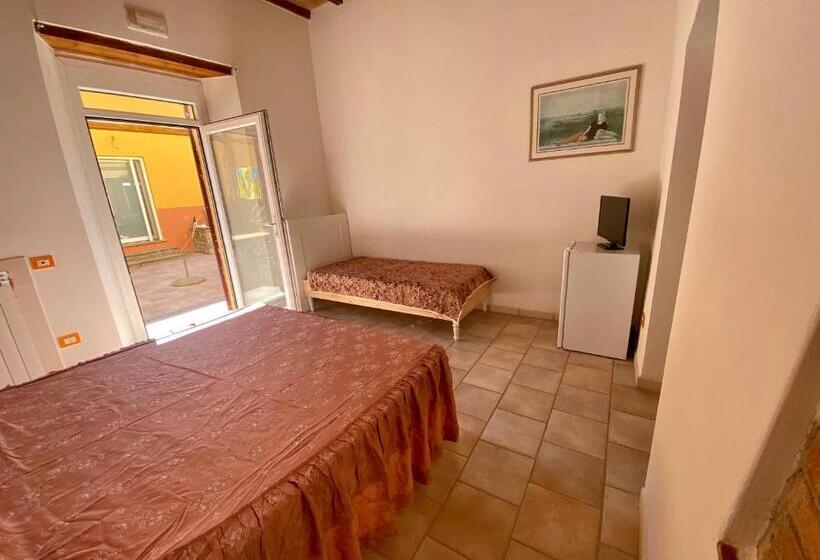 اتاق استاندارد اینتریور, B&b La Fucinaia Pet Friendly Adults Only