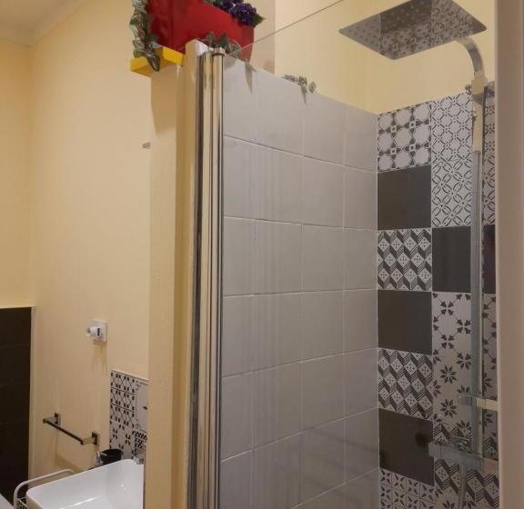 اتاق استاندارد, Meuble' 21 Di Anna