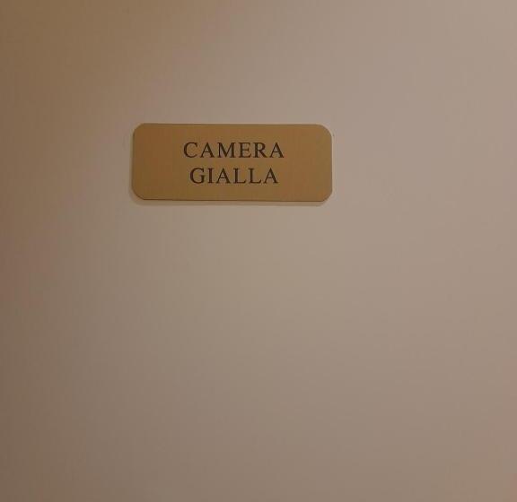 اتاق استاندارد, Meuble' 21 Di Anna