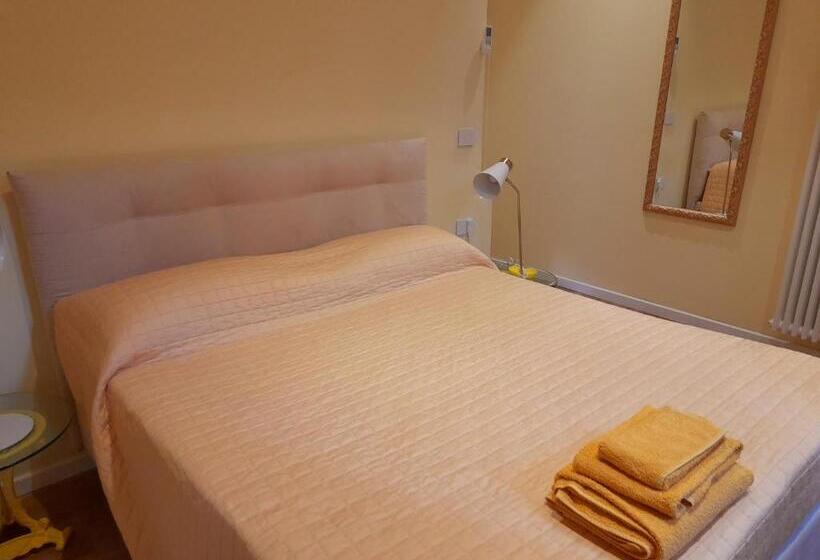 اتاق استاندارد, Meuble' 21 Di Anna