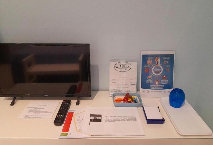 اتاق استاندارد با سرویس بهداشتی مشترک, Meuble' 21 Di Anna