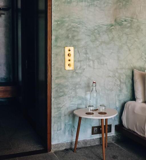 Номер Стандарт Вид на Сад, Kizikula